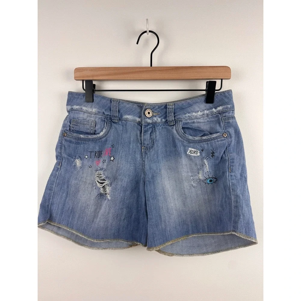 Naughty Blue Denim Shorts Medium Distressed Graphic Light Wash‎ Juniors